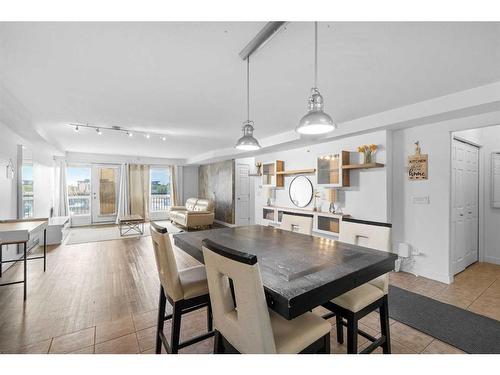 401-1724 26 Avenue Sw, Calgary, AB - Indoor Photo Showing Dining Room