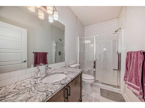 628 West Lakeview Dr Drive, Chestermere, AB - Indoor Photo Showing Bathroom