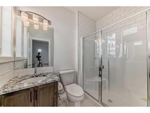 628 West Lakeview Dr Drive, Chestermere, AB - Indoor Photo Showing Bathroom