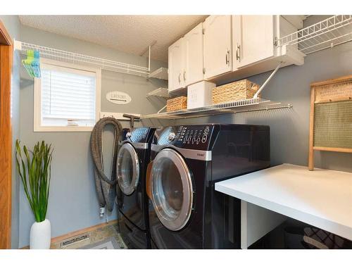 57 Shannon Crescent Sw, Calgary, AB - Indoor Photo Showing Laundry Room