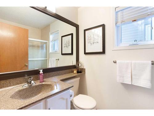 57 Shannon Crescent Sw, Calgary, AB - Indoor Photo Showing Bathroom