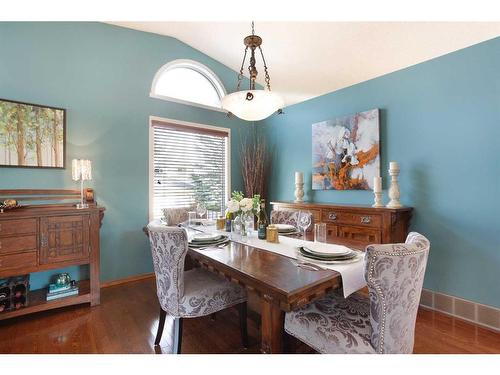 57 Shannon Crescent Sw, Calgary, AB - Indoor Photo Showing Dining Room