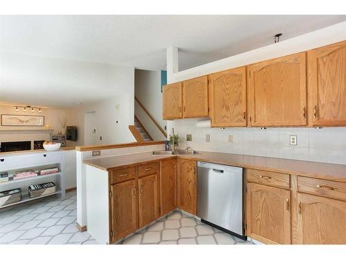 57 Shannon Crescent Sw, Calgary, AB - Indoor Photo Showing Kitchen