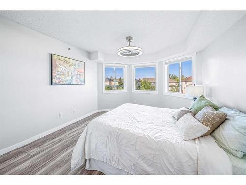 1308-1818 Simcoe Boulevard Sw, Calgary, AB - Indoor Photo Showing Bedroom