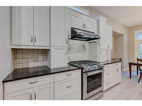 2 Elgin Park Common Se, Calgary, AB - Indoor Photo Showing Kitchen