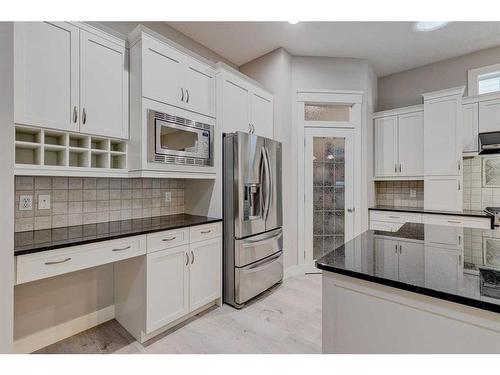 2 Elgin Park Common Se, Calgary, AB - Indoor Photo Showing Kitchen