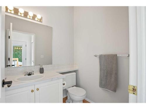 2 Chism Close, Red Deer, AB - Indoor Photo Showing Bathroom