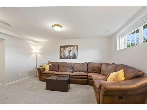 2 Chism Close, Red Deer, AB - Indoor Photo Showing Living Room