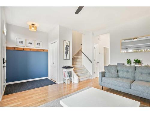 2 Chism Close, Red Deer, AB - Indoor Photo Showing Living Room