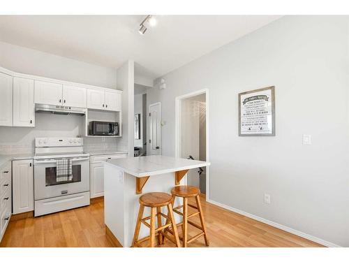 2 Chism Close, Red Deer, AB - Indoor Photo Showing Kitchen