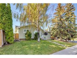 1303 Lake Michigan Crescent SE Calgary, AB T2J 3E9