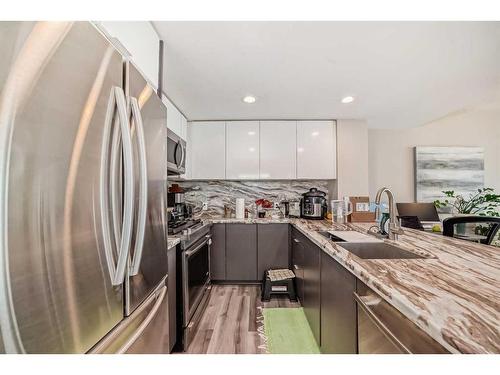 2506-510 6 Avenue Se, Calgary, AB - Indoor Photo Showing Kitchen With Upgraded Kitchen