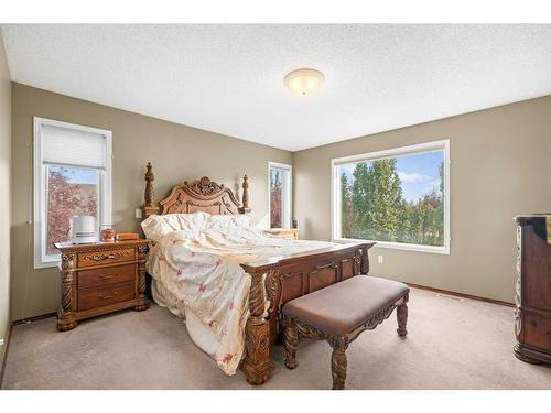 315 Hamptons Terrace Nw, Calgary, AB - Indoor Photo Showing Bedroom