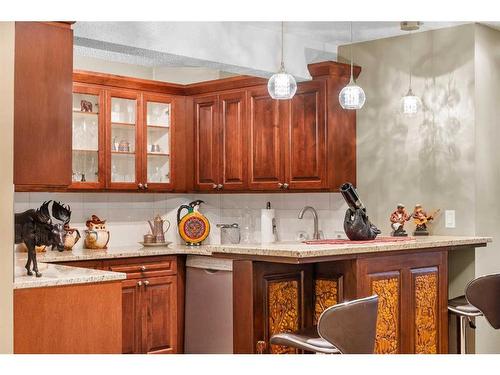 315 Hamptons Terrace Nw, Calgary, AB - Indoor Photo Showing Kitchen