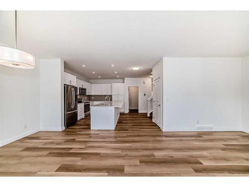 325 Baneberry Way Sw, Airdrie, AB - Indoor Photo Showing Kitchen