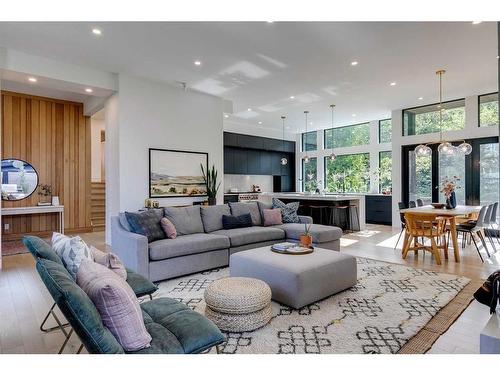 1211 Lansdowne Avenue Sw, Calgary, AB - Indoor Photo Showing Living Room