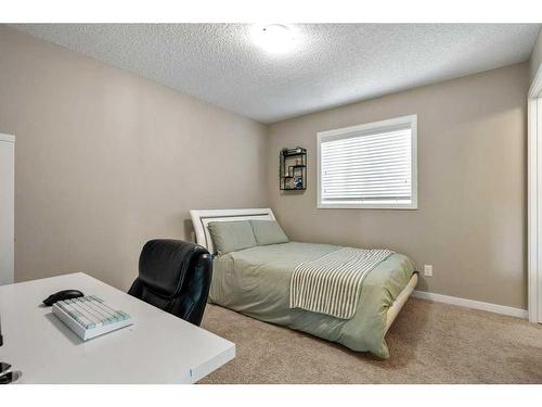 249 Walden Heights Se, Calgary, AB - Indoor Photo Showing Bedroom