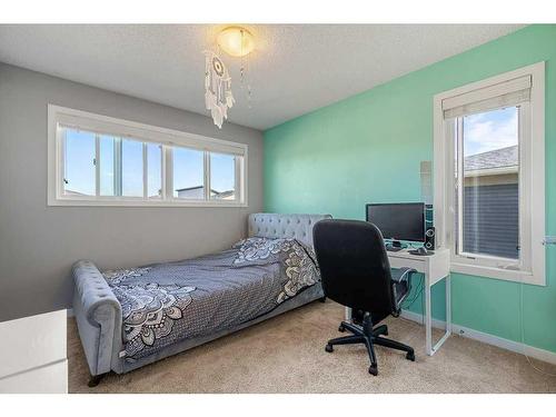 249 Walden Heights Se, Calgary, AB - Indoor Photo Showing Bedroom