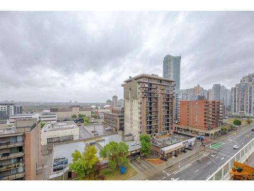 202-1315 12 Avenue Sw, Calgary, AB - Outdoor With View