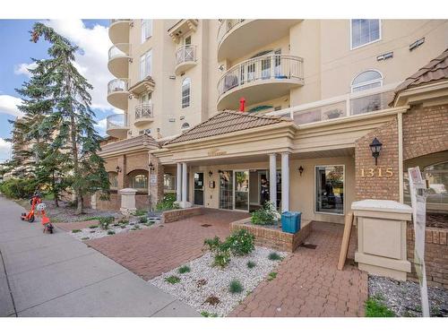 202-1315 12 Avenue Sw, Calgary, AB - Outdoor With Balcony