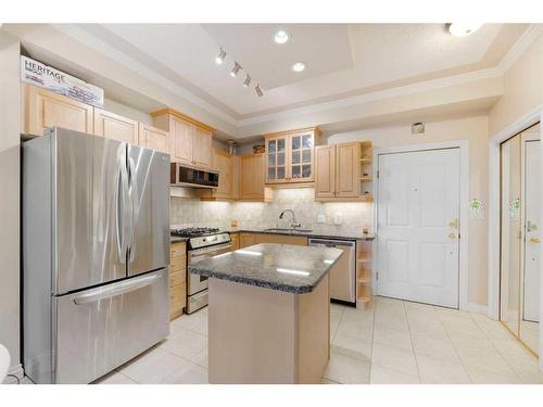 202-1315 12 Avenue Sw, Calgary, AB - Indoor Photo Showing Kitchen With Stainless Steel Kitchen