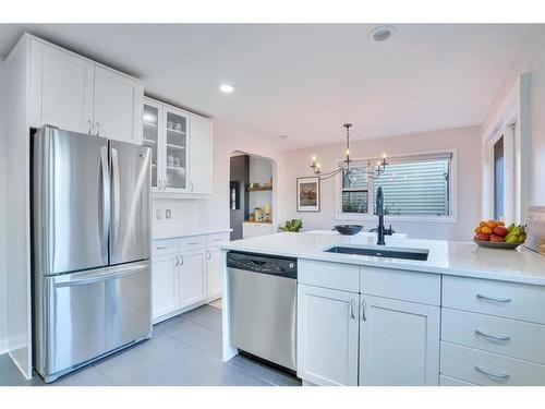 2274 Passchendaele Avenue Sw, Calgary, AB - Indoor Photo Showing Kitchen With Stainless Steel Kitchen With Upgraded Kitchen