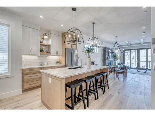 1 (Ne)-833 6Th Street, Canmore, AB - Indoor Photo Showing Kitchen With Upgraded Kitchen