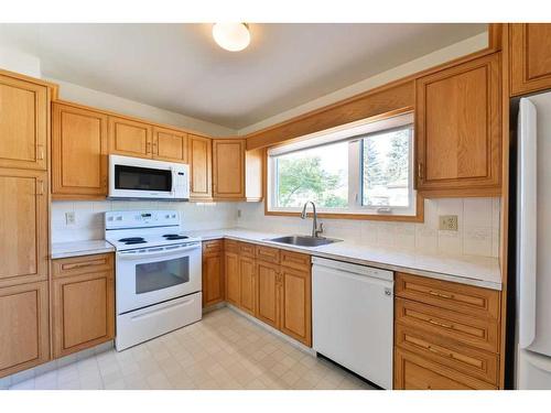 164 Gordon Drive Sw, Calgary, AB - Indoor Photo Showing Kitchen