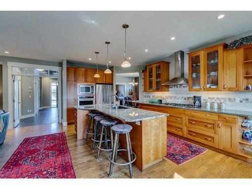 220 18A Street Nw, Calgary, AB - Indoor Photo Showing Kitchen