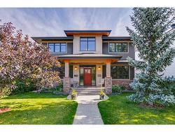 220 18A Street NW Calgary, AB T2N 2G9