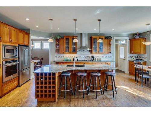 220 18A Street Nw, Calgary, AB - Indoor Photo Showing Kitchen