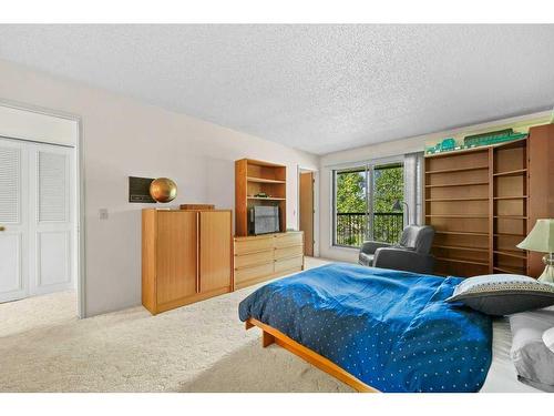 419-3131 63 Avenue Sw, Calgary, AB - Indoor Photo Showing Bedroom