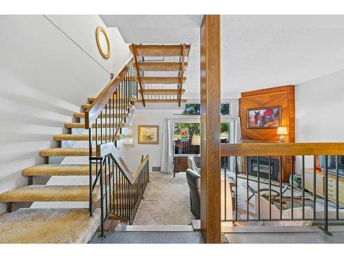 419-3131 63 Avenue Sw, Calgary, AB - Indoor Photo Showing Dining Room