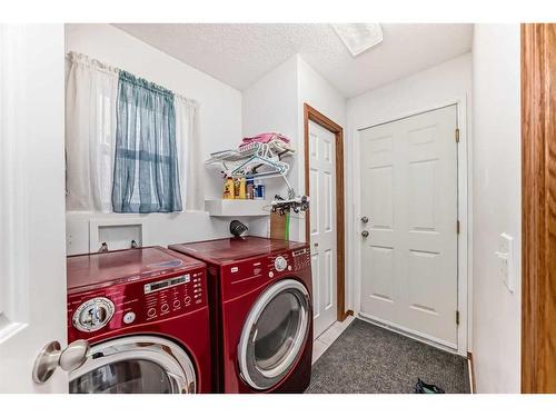 231 Valley Brook Circle Nw, Calgary, AB - Indoor Photo Showing Laundry Room