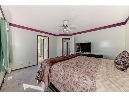 231 Valley Brook Circle Nw, Calgary, AB - Indoor Photo Showing Bedroom