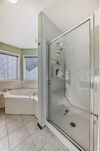 231 Valley Brook Circle Nw, Calgary, AB - Indoor Photo Showing Bathroom