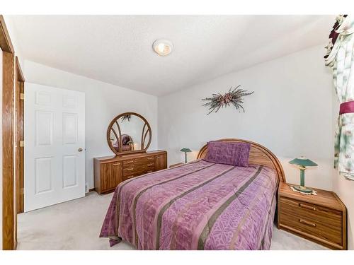 231 Valley Brook Circle Nw, Calgary, AB - Indoor Photo Showing Bedroom