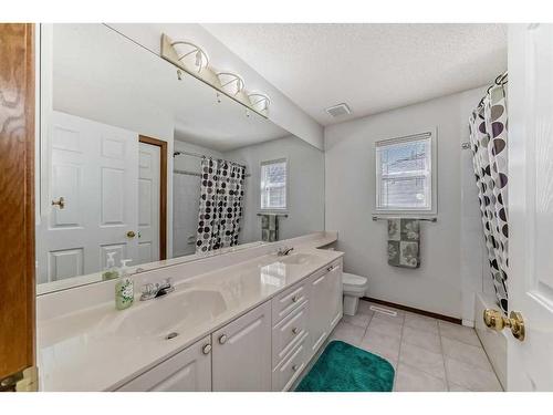 231 Valley Brook Circle Nw, Calgary, AB - Indoor Photo Showing Bathroom