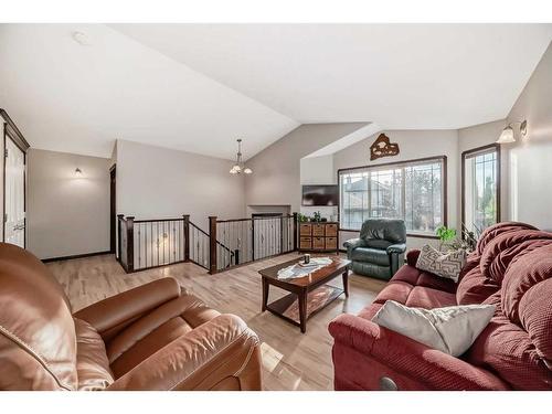 108 Sunset Heights, Crossfield, AB - Indoor Photo Showing Living Room