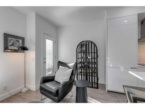 1307 7 Street Sw, Calgary, AB - Indoor