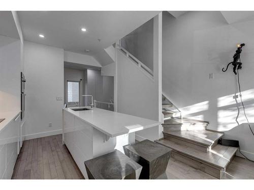 1307 7 Street Sw, Calgary, AB - Indoor