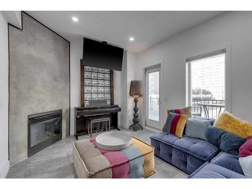 1307 7 Street Sw, Calgary, AB - Indoor Photo Showing Living Room With Fireplace