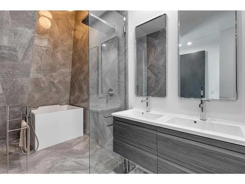 1307 7 Street Sw, Calgary, AB - Indoor Photo Showing Bathroom