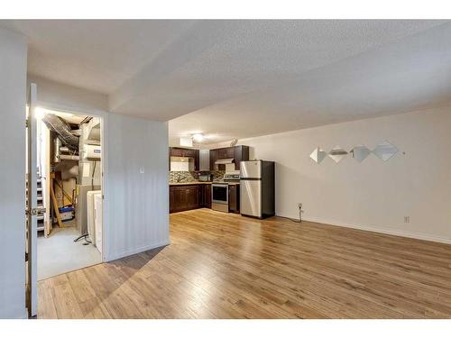 7419 21A Street Se, Calgary, AB - Indoor