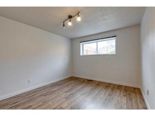 7419 21A Street Se, Calgary, AB - Indoor Photo Showing Other Room