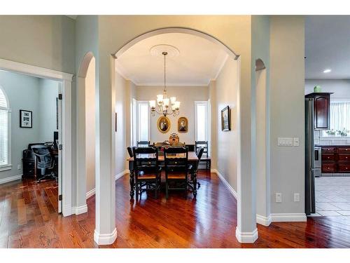 106 Simcoe Crescent Sw, Calgary, AB - Indoor Photo Showing Dining Room