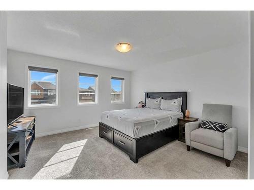 14 Corner Meadows Common Ne, Calgary, AB - Indoor Photo Showing Bedroom