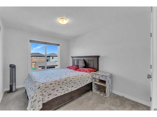 14 Corner Meadows Common Ne, Calgary, AB - Indoor Photo Showing Bedroom