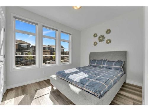 14 Corner Meadows Common Ne, Calgary, AB - Indoor Photo Showing Bedroom