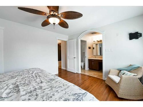 1267 Lake Sundance Crescent Se, Calgary, AB - Indoor Photo Showing Bedroom